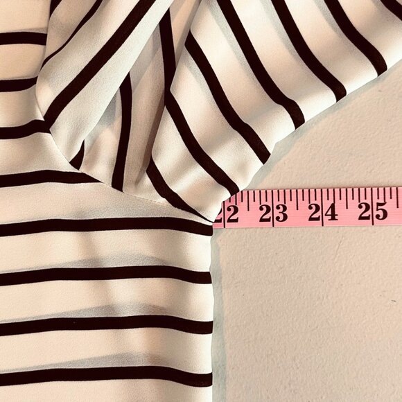Chic Striped Ruffle Hem Blouse | Long Sleeve Flowy Top | Size Large - Picture 8 of 10